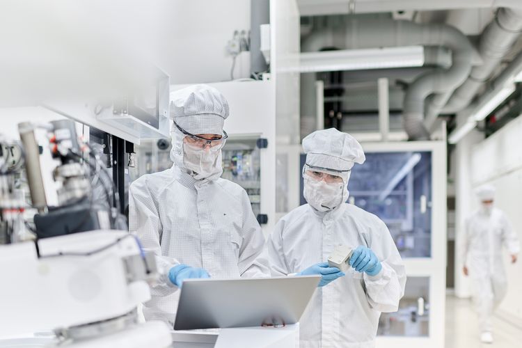 Precise Liquid Flow Measurement in Photolithography Processes Precise Liquid Flow Measurement in Photolithography Processes