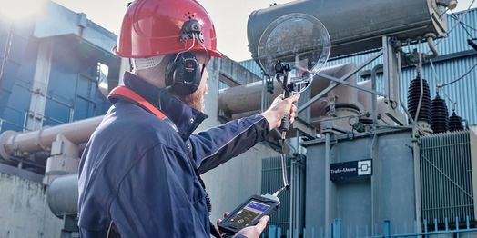 Electrical inspection for partial discharge with parabolic sensor and ultrasonic testing device  Electrical inspection for partial discharge with parabolic sensor and ultrasonic testing device